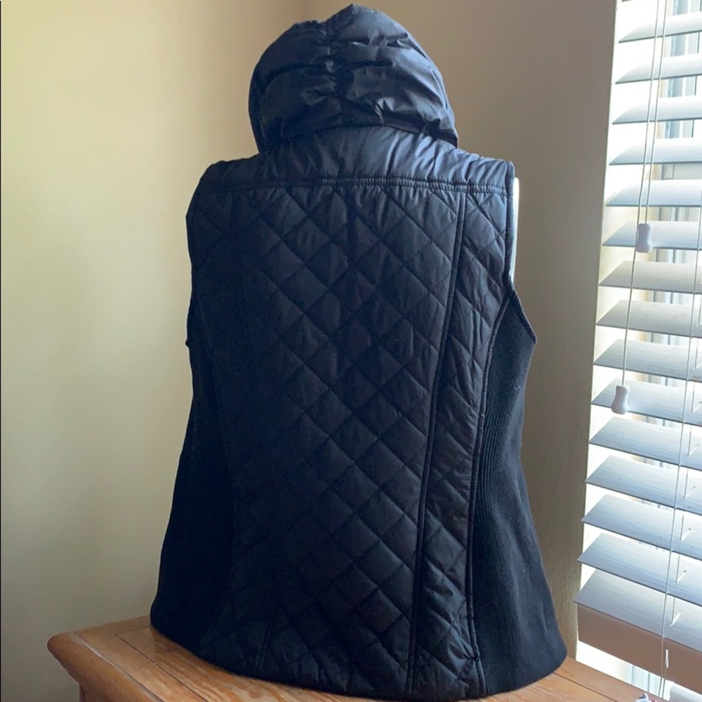 Puffy vest with silver stud detail and high collar - Picture 4 of 6